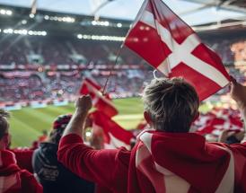 Joachim Andersen i rød-hvide farver