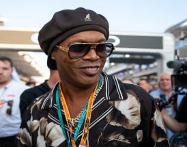 Ronaldinho: Fodboldens smil, magien og millionerne