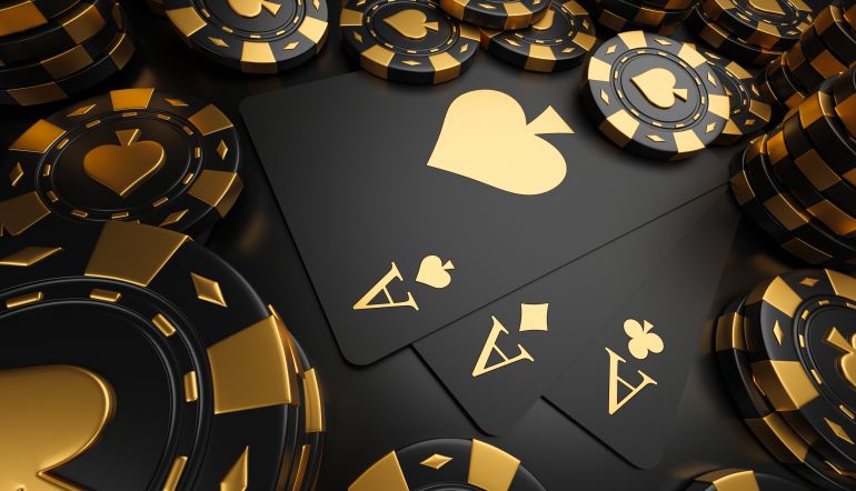 Hit eller stå i blackjack: hvornår trækker du kort?