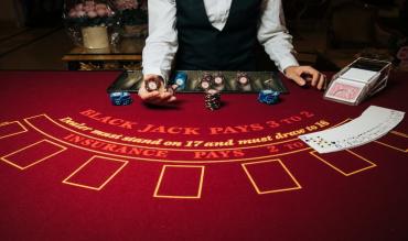 Etikette i blackjack: Sådan spiller du som en ægte gentleman