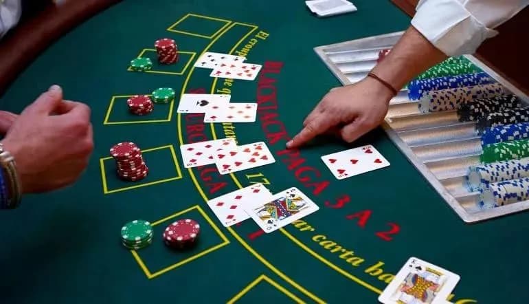 Den ultimata guiden till att spela soft 18 i blackjack
